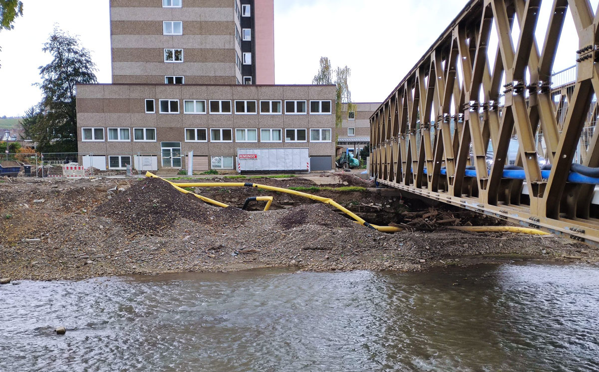 Hochwasser Ahrtal: Team blau-grün von Gelsenwasser arbeitet am Gasnetz