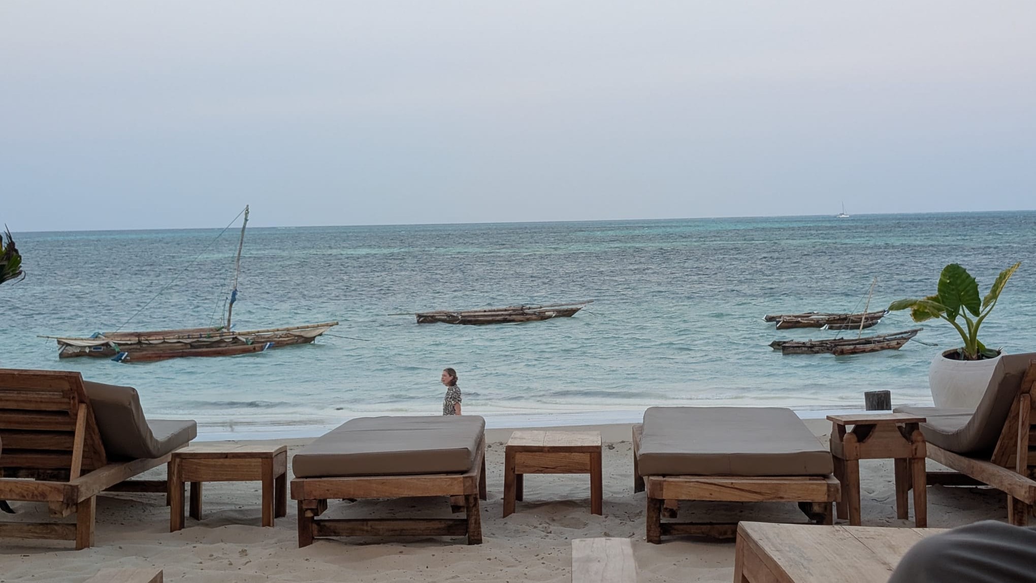 Dafür kennt man Sansibar: Strand und türkisblaues Meer. Aber die Wasserversorgung braucht unsere Hilfe!