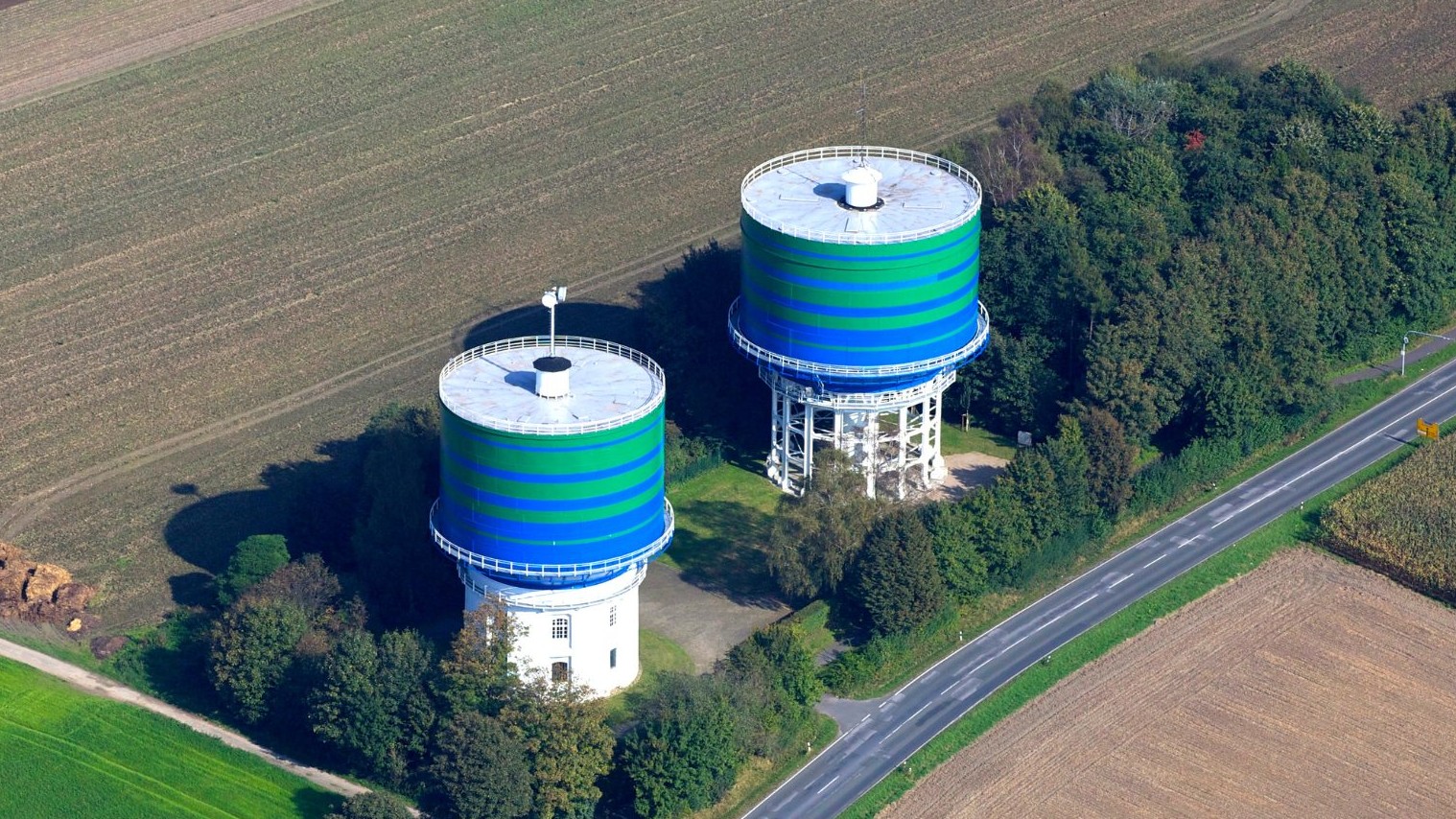 Die Hochbehälter in Herten aus der Luft.