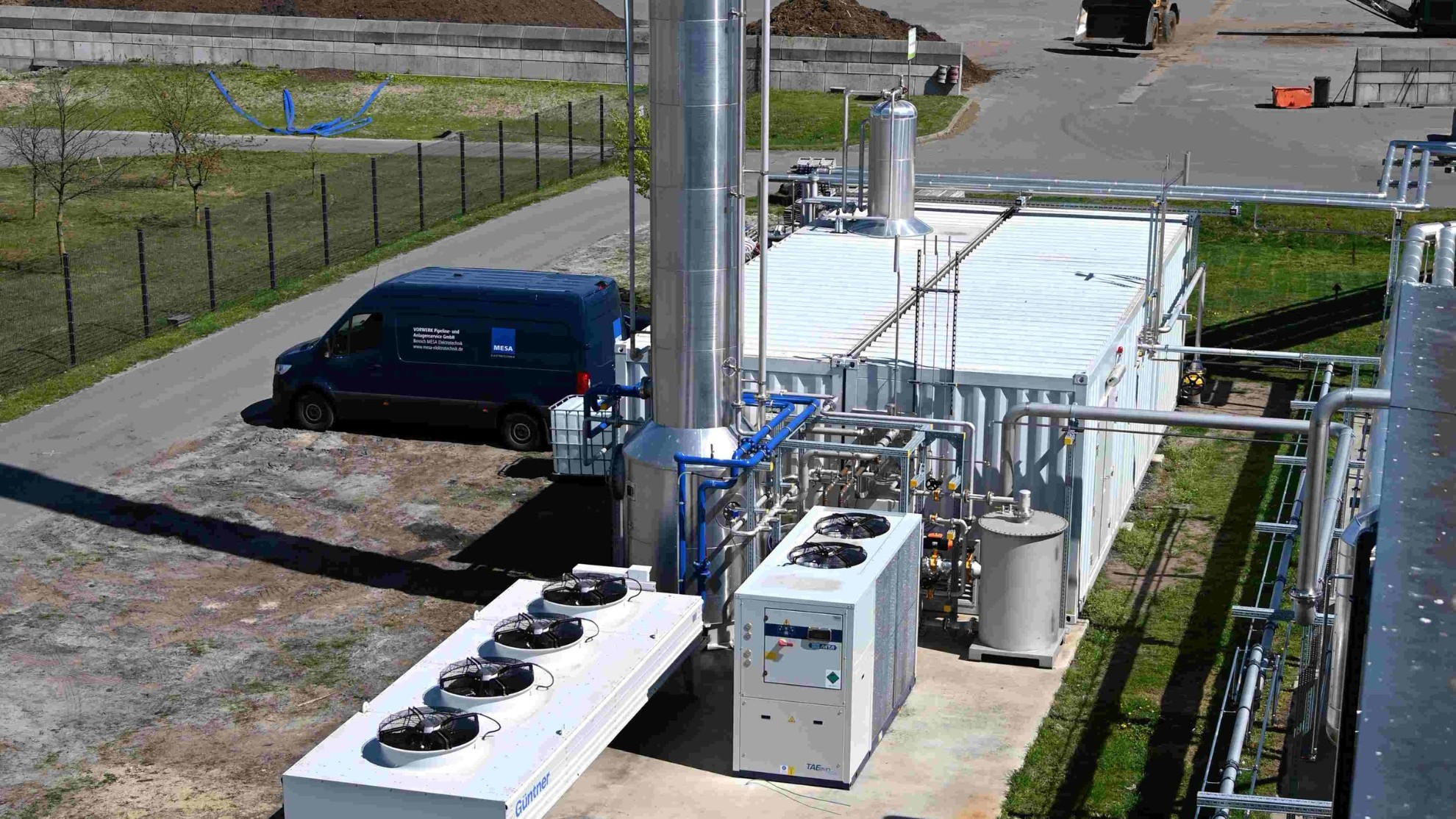 Die Aminwäsche im Bioenergiepark Saerbeck: Hier das Biogas zu Biomethan in Erdgasqualität aufbereitet. © EGST