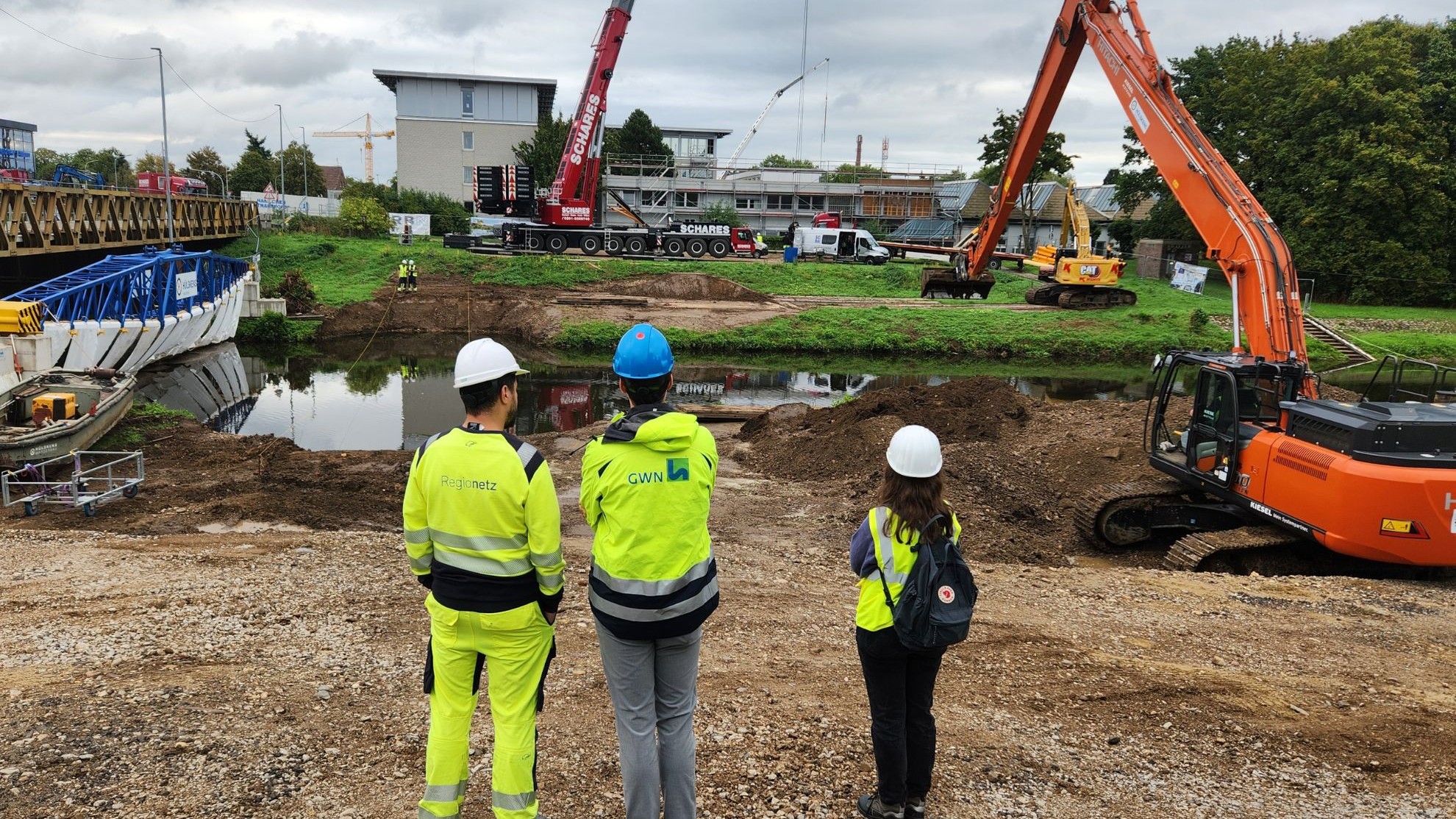 Eine enge Zusammenarbeit ist Voraussetzung für den Projekterfolg: In den Dükern liegen unter anderem Versorgungsleitungen der GELSENWASSER Energienetze und der Regionetz.