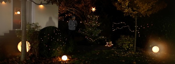 Weihnachtsbeleuchtung im Garten