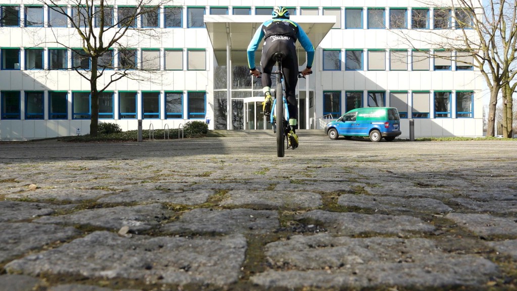 Ben Zwiehoff auf dem Mountainbike bei Gelsenwasser