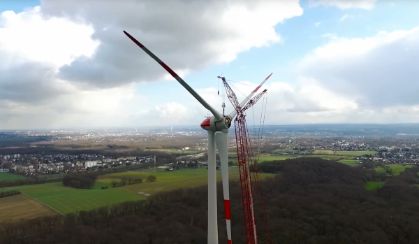 Bau einer Windkraftanlage