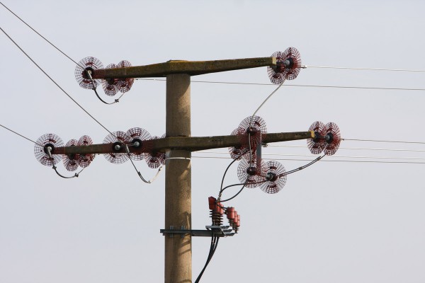Netzbetreiber bringen Strom vom Erzeuger zum Verbraucher