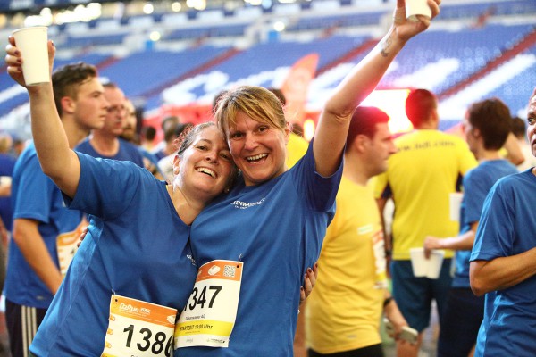 We love Team blau-grün! Glücklich im Ziel beim B2Run 2017