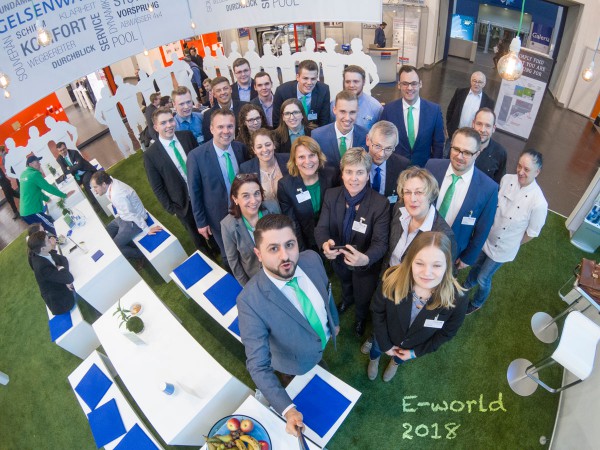 Gelsenwasser: Das Team blau-grün auf der E-world 2018 in Essen