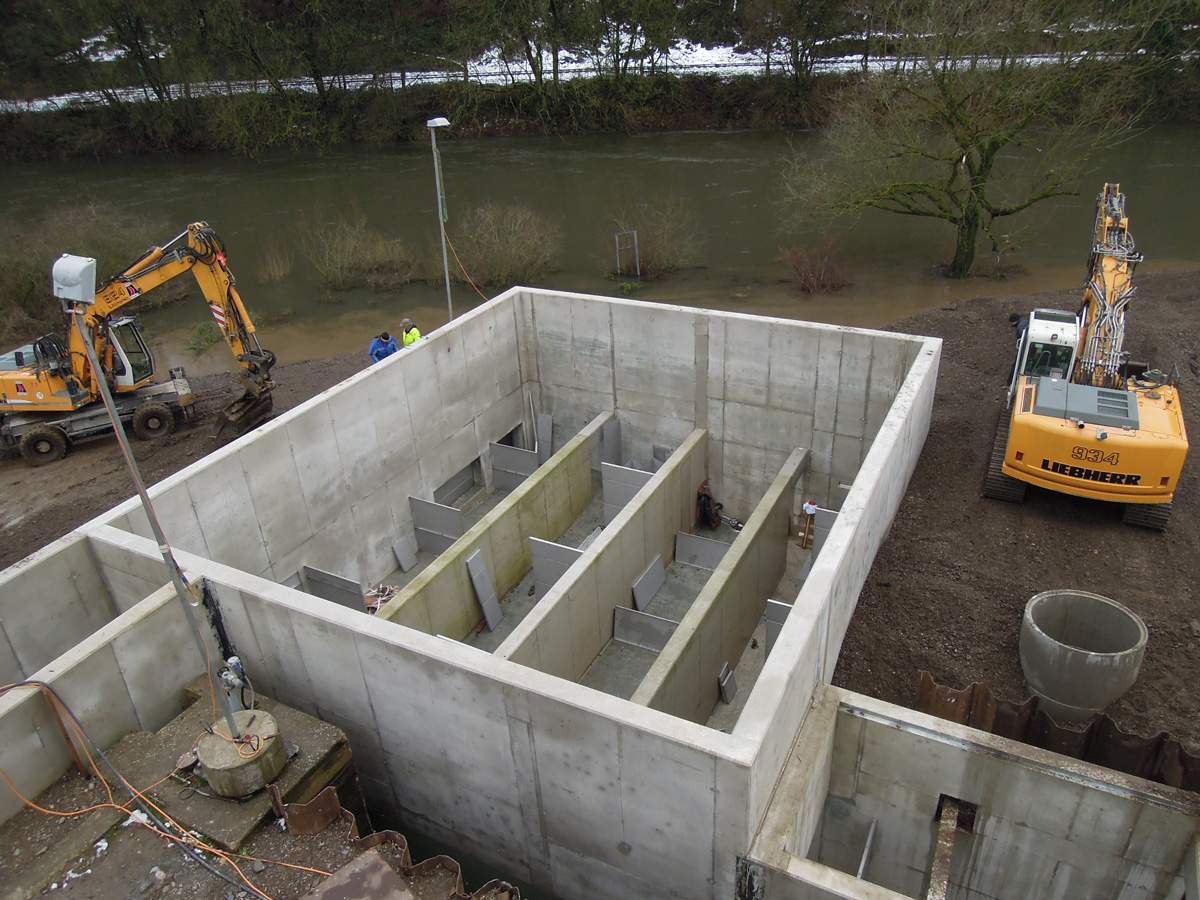 Die Fischaufstiegsanlage im Wasserkraftwerk Bochum-Stiepel mitten im Bau.