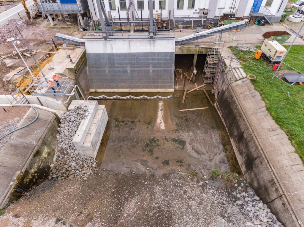 Der große Rechen im Wasserkraftwerk Bochum-Stiepel wurden erneuert.