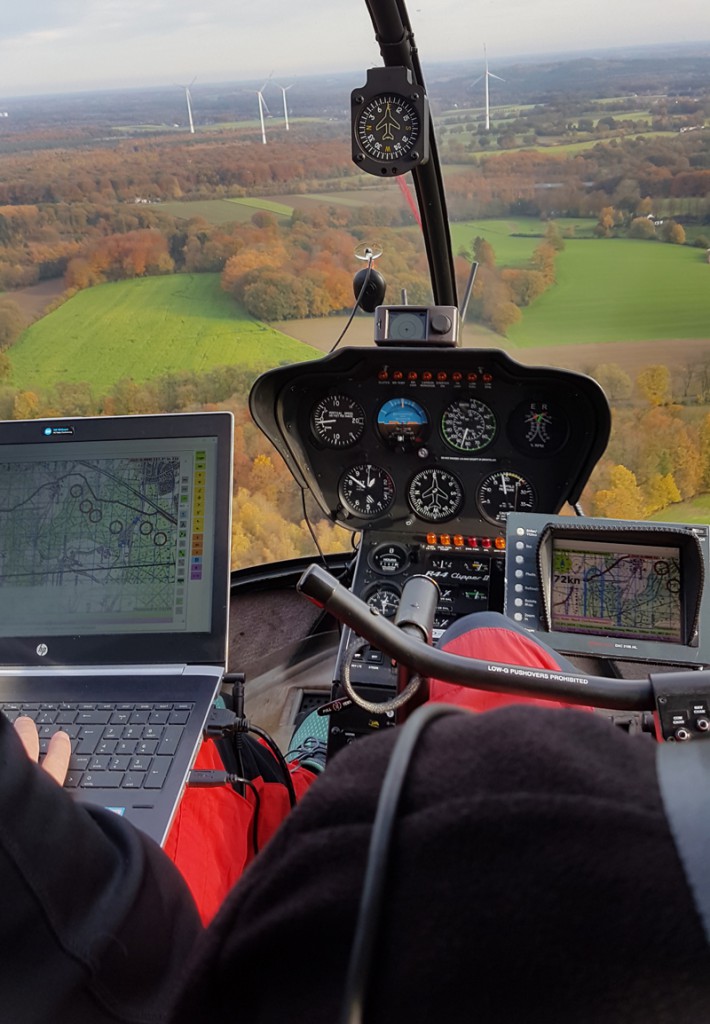 Im Heli-Cockpit während der Kontrolle der Wasserschutzgebiete. 