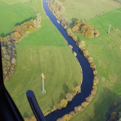 Die Wasserschutzgebiete rund um das Wasserwerk Haltern werden aus der Luft per Helikopter kontrolliert. So verhindert Gelsenwasser Gefahren für das Grundwasser und die Oberflächengewässer.