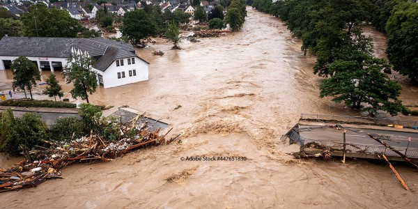 Hochwasser 2021 im Ahrtal - Wetterextreme als Folge des Klimawandels, Wetterextreme sind weltweit alltäglich – Katastrophen als Dauerbrenner