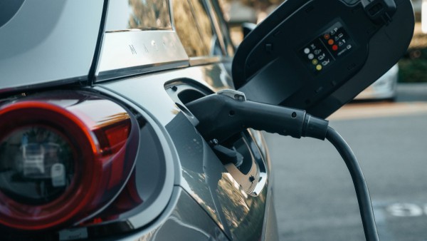 Bei der SPD liegt ein Fokus liegt auf der Förderung der Elektromobilität. 