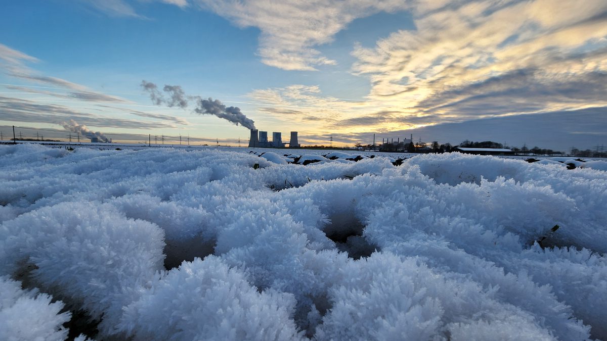 Winteridylle im rheinischen Braunkohle-Revier: 2024 war der deutsche Strommix so sauber wie nie zuvor. Aber noch nicht sauber genug!